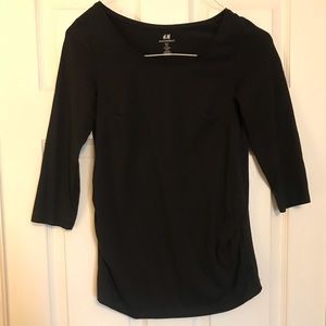 Black h&m ruched maternity top.